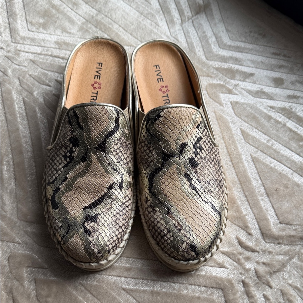 Five Tribe Snake Print Slip-On Shoes